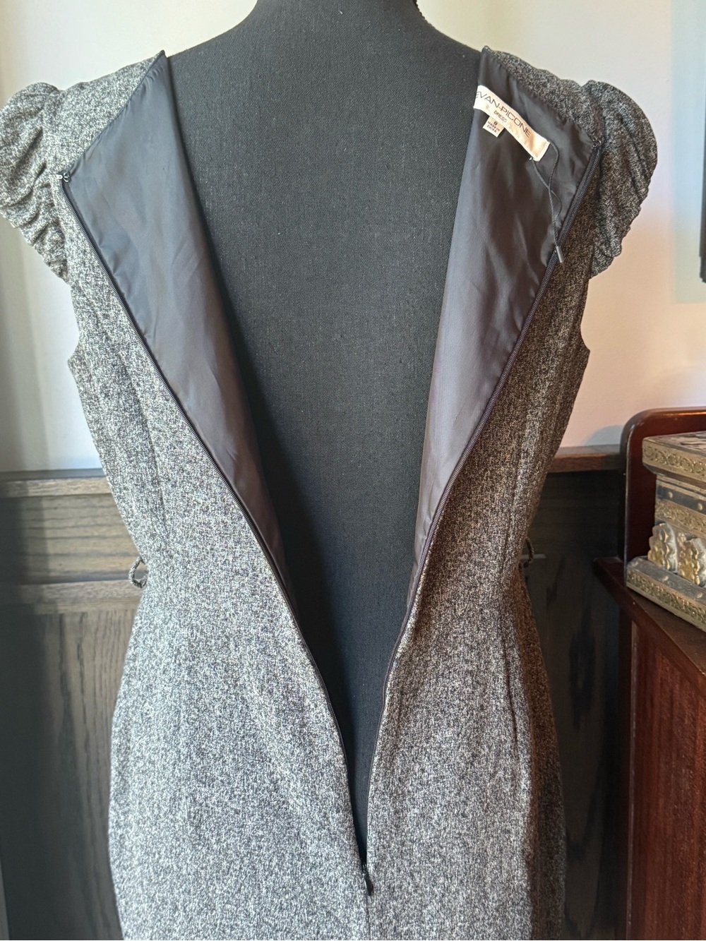 Evan Picone Gray Tweed V-Neck Midi Dress Sz 8 - Picture 6 of 8